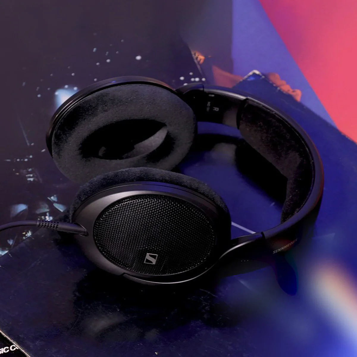 Sennheiser HD 560S Open Back Headphones - Image 8